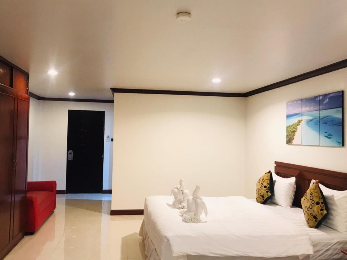 Хостел Benetti House Patong Экстерьер фото