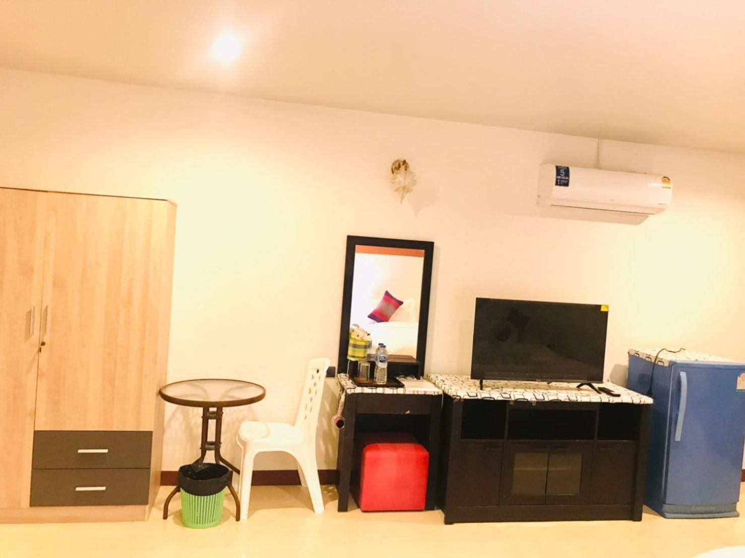 Хостел Benetti House Patong Экстерьер фото