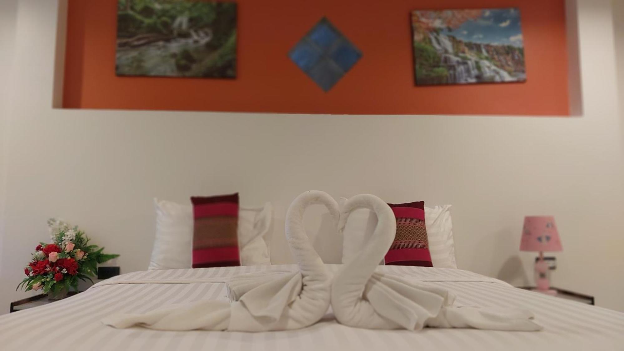 Хостел Benetti House Patong Экстерьер фото