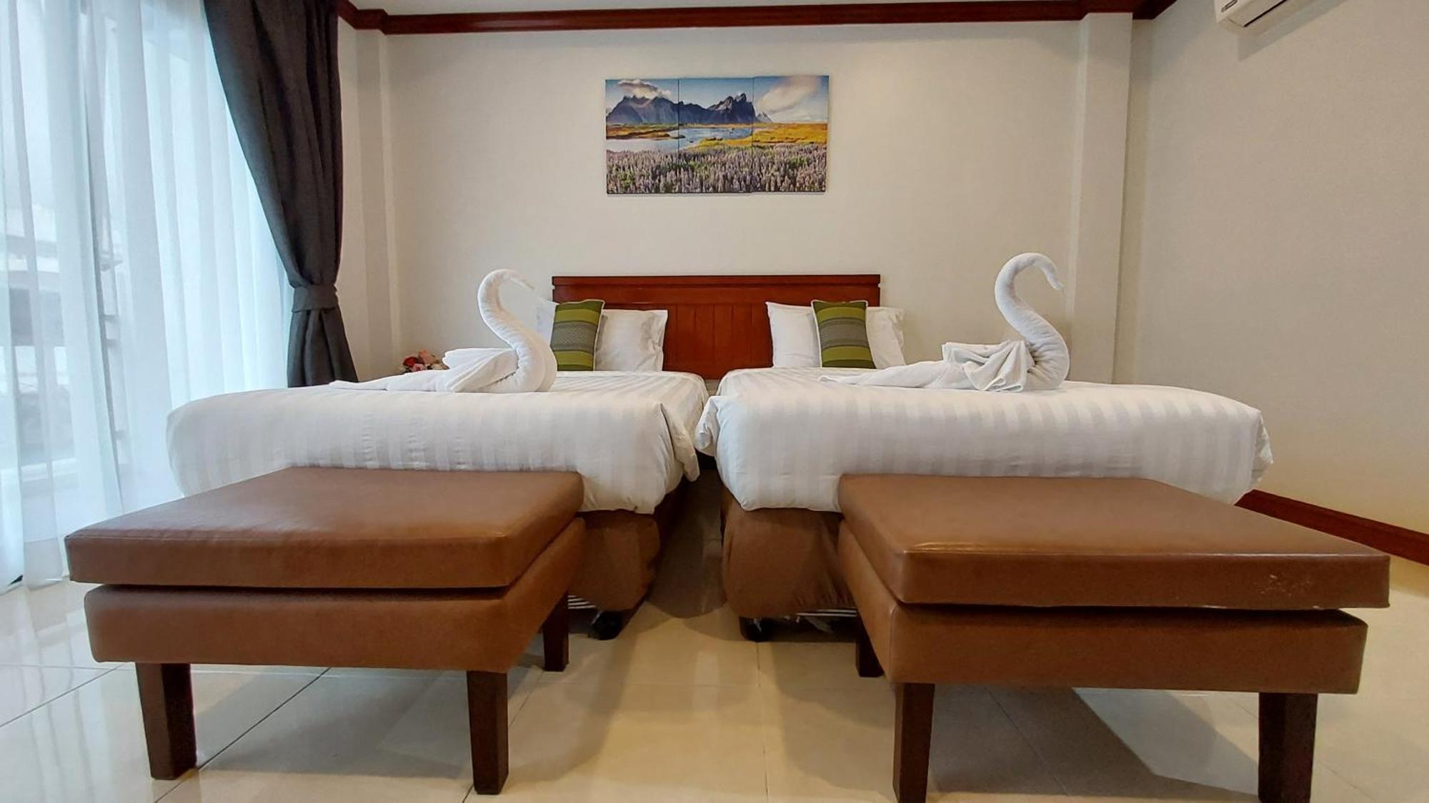 Хостел Benetti House Patong Экстерьер фото